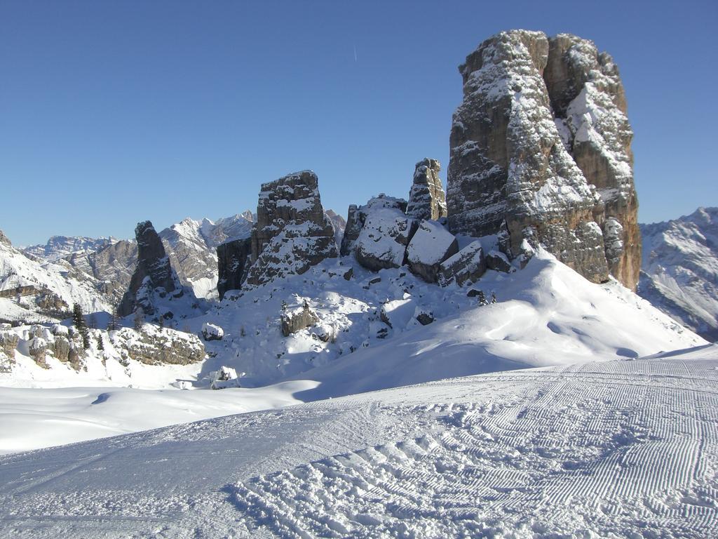 Villa Cristallino -Stayincortina กอร์ตินาดัมเปซโซ ภายนอก รูปภาพ