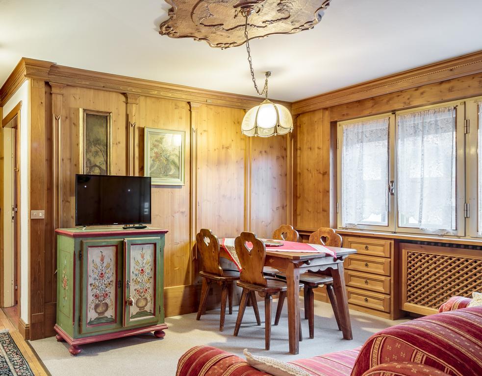 Villa Cristallino -Stayincortina กอร์ตินาดัมเปซโซ ภายนอก รูปภาพ
